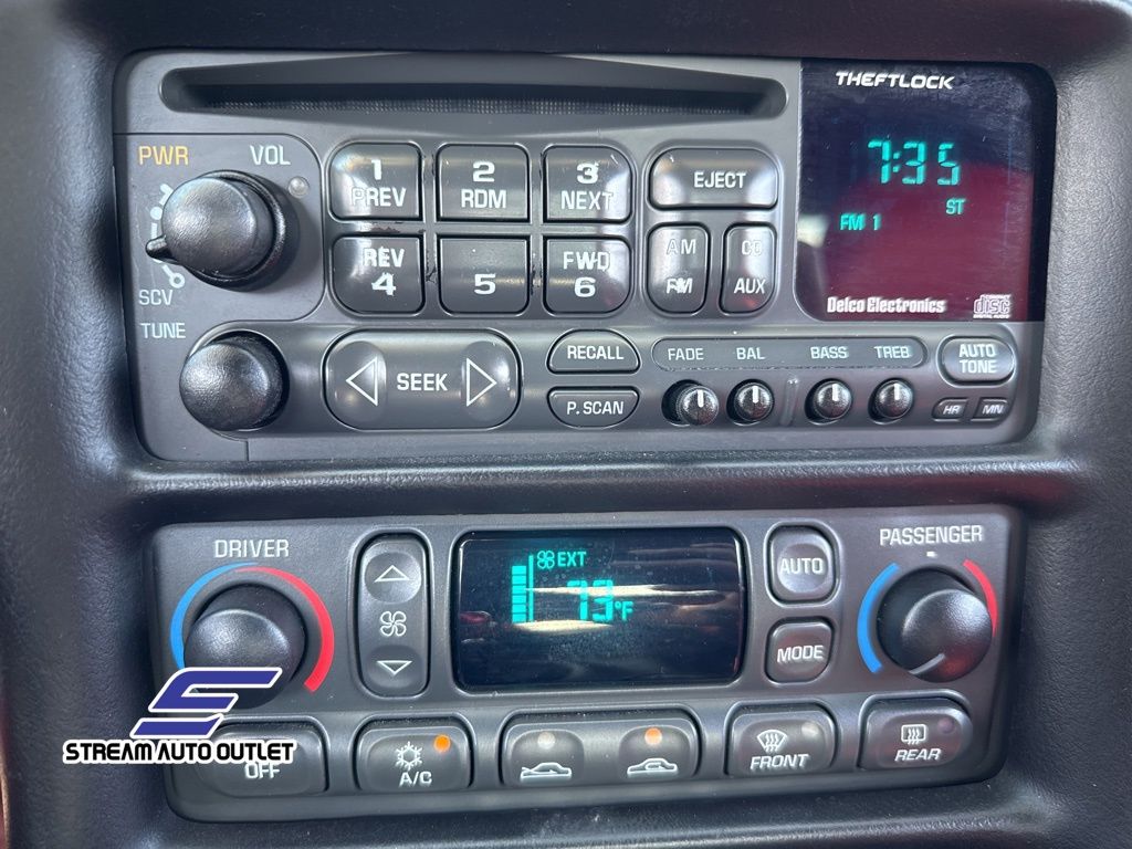 2004 Chevrolet Corvette Base photo 18