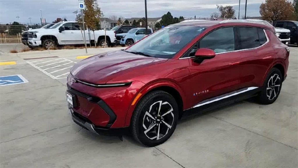 2024 Chevrolet Equinox EV 2LT photo 4
