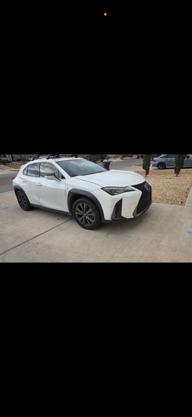 Used 2019 Ultra White Lexus UX 200 F SPORT image 2