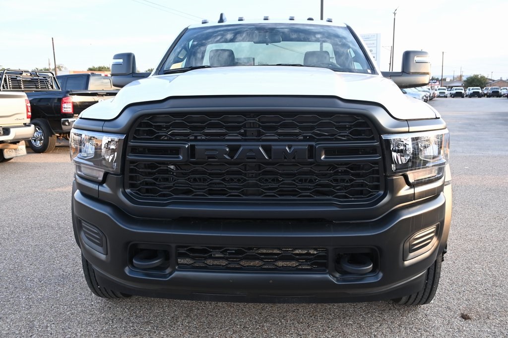 2024 Ram 5500 Tradesman photo 3