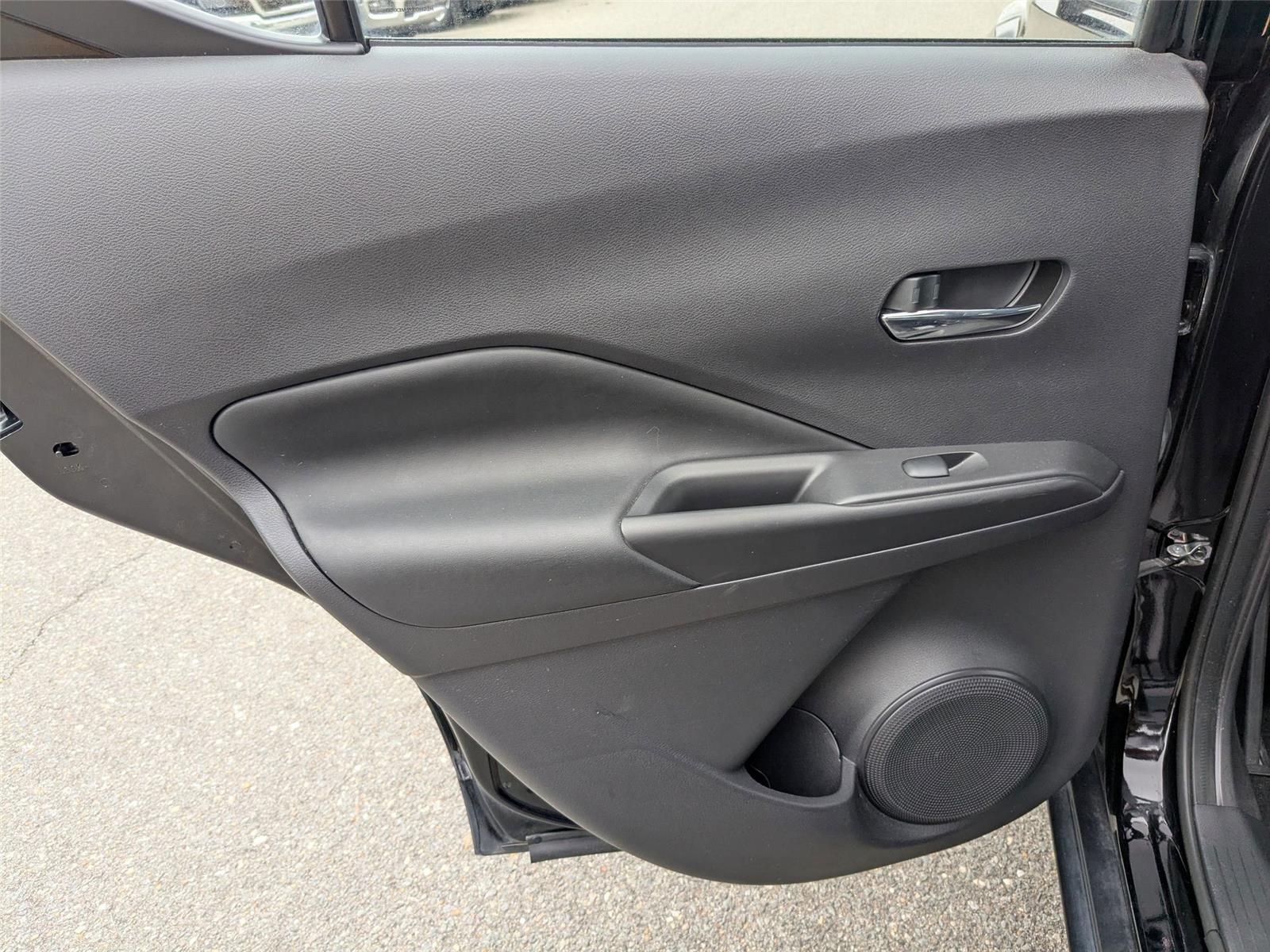 2019 Nissan Kicks SR photo 23