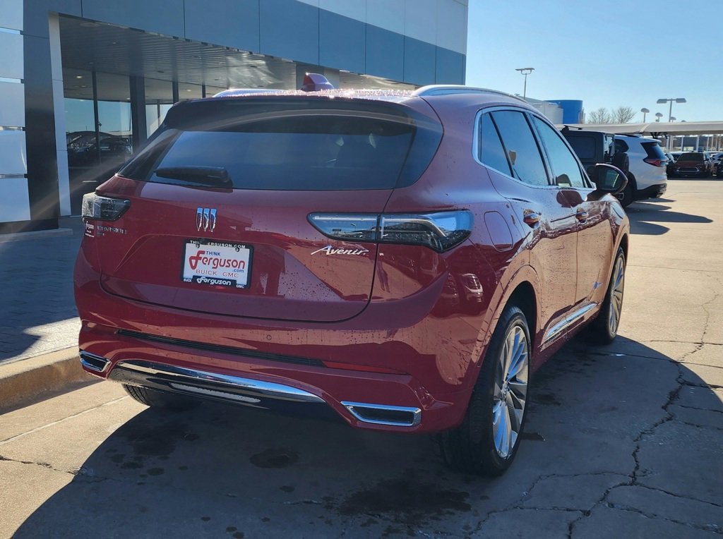 2025 Buick Envision Avenir photo 2
