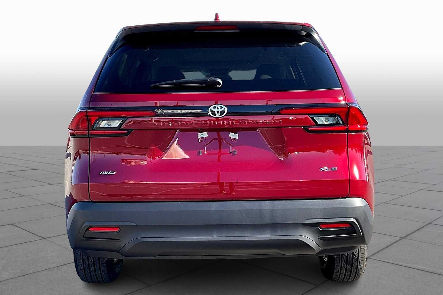 2025 Toyota Grand Highlander XLE photo 4