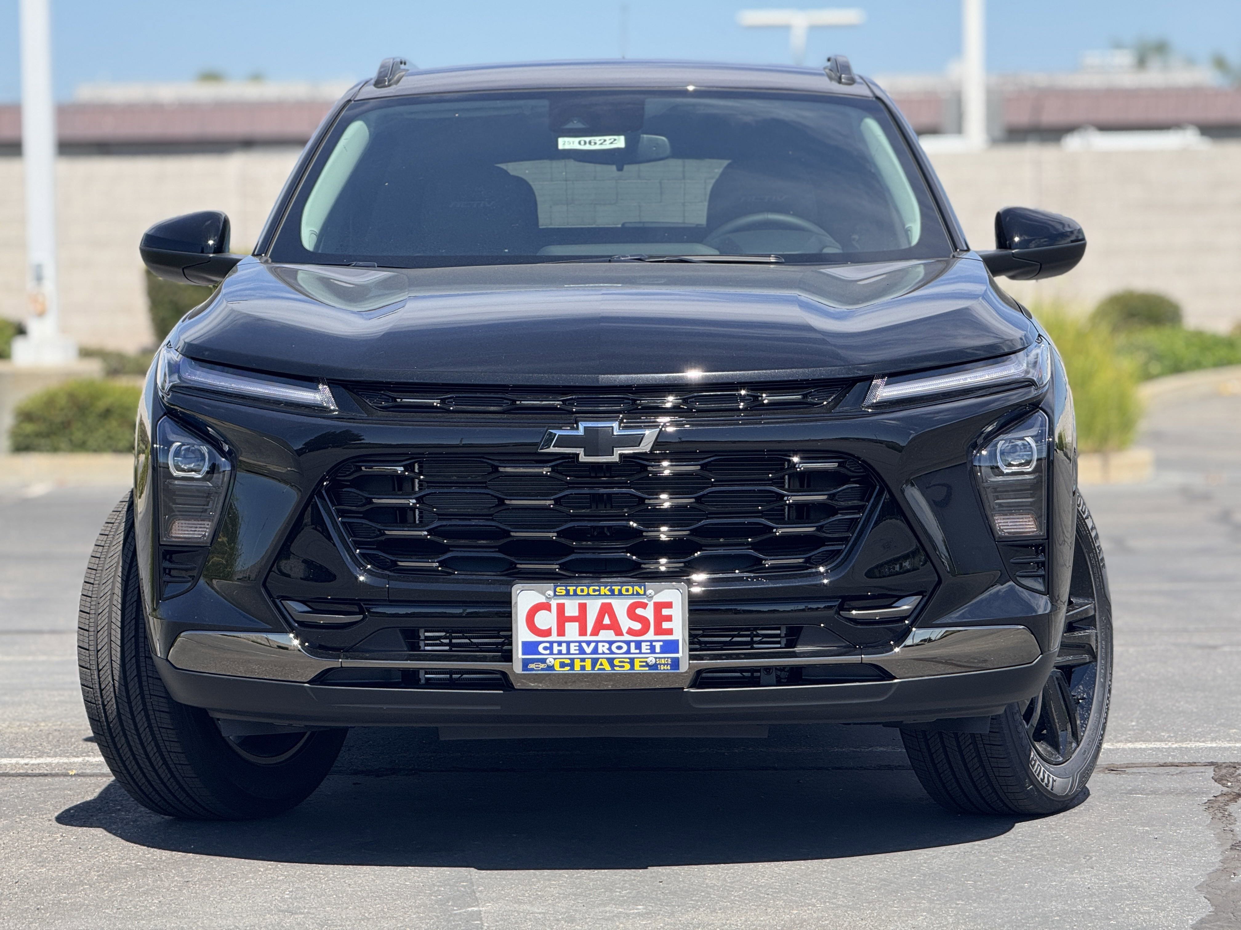 2025 Chevrolet Trax ACTIV photo 2