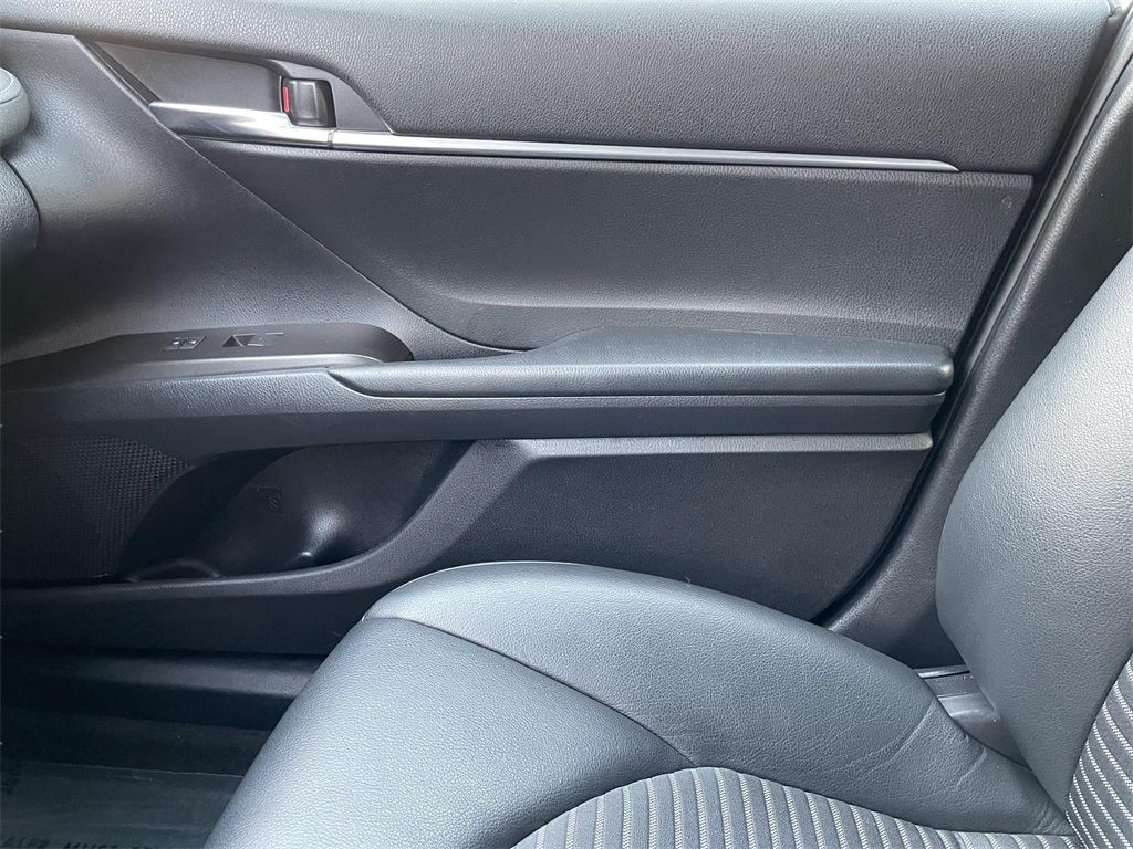2023 Toyota Camry SE photo 15