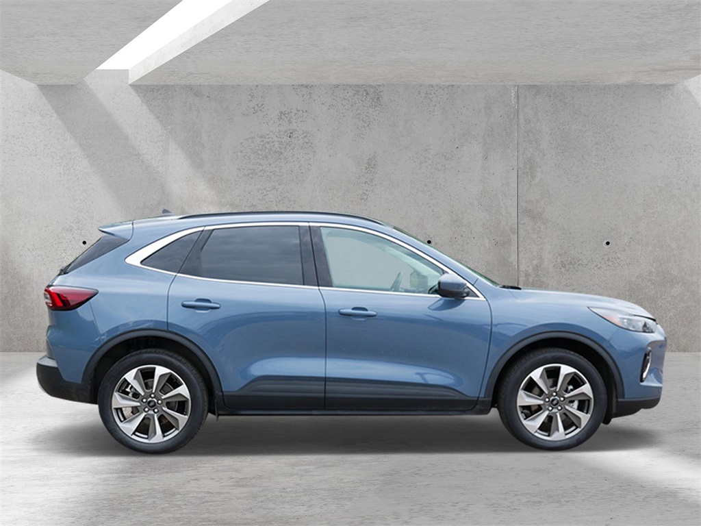 2023 Ford Escape Hybrid Platinum photo 2