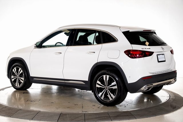 2024 Mercedes Benz GLA 250 photo 3