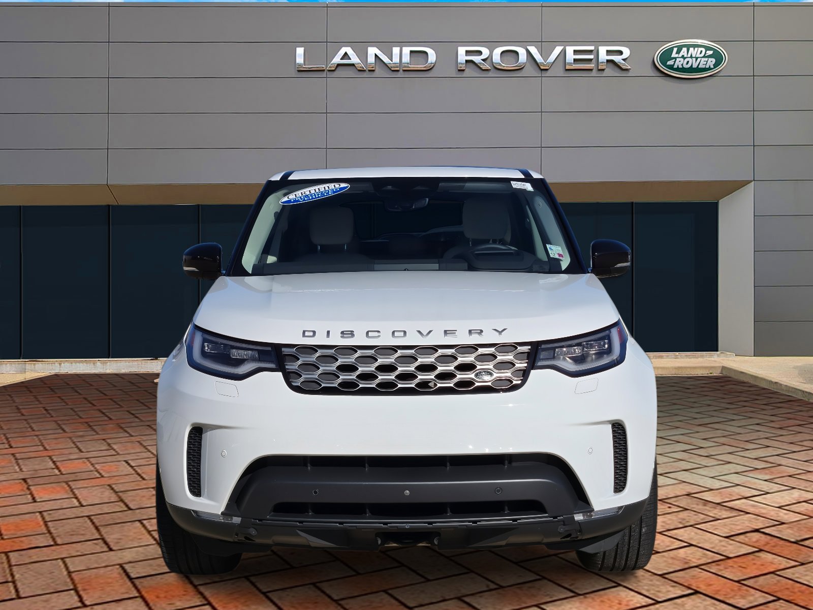 2025 Land Rover Discovery S photo 2