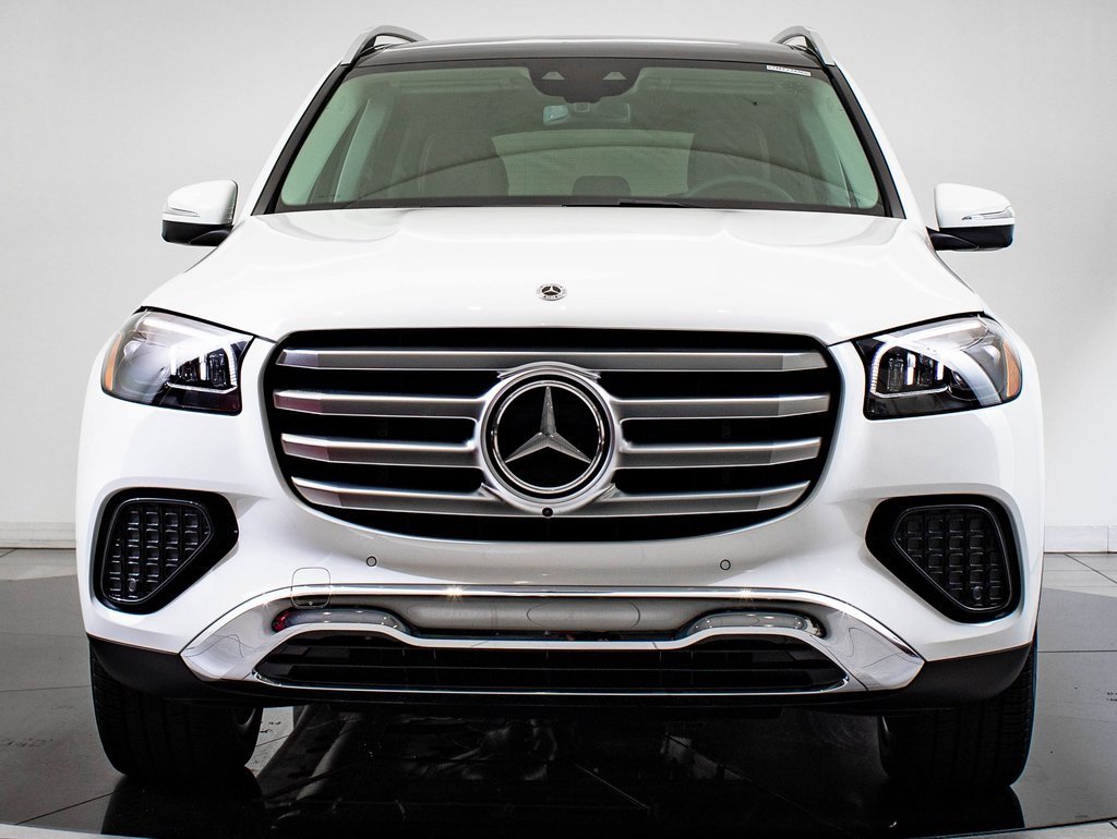 2026 Mercedes Benz GLS 450 4MATIC photo 2