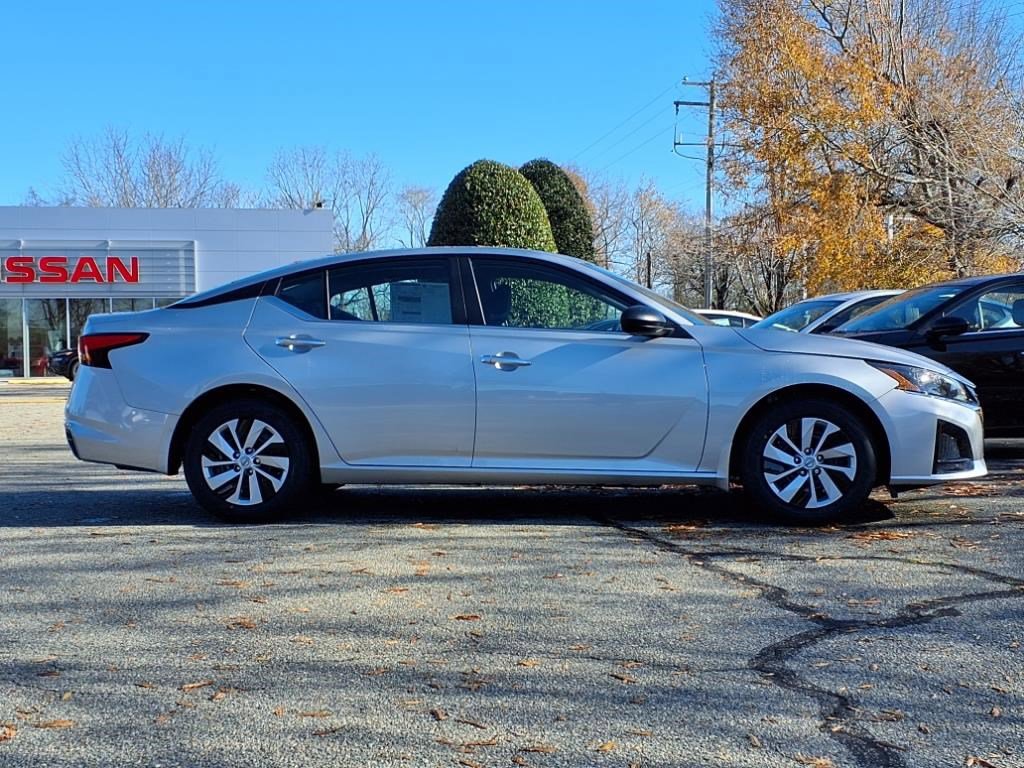 2025 Nissan Altima 2.5 S photo 4