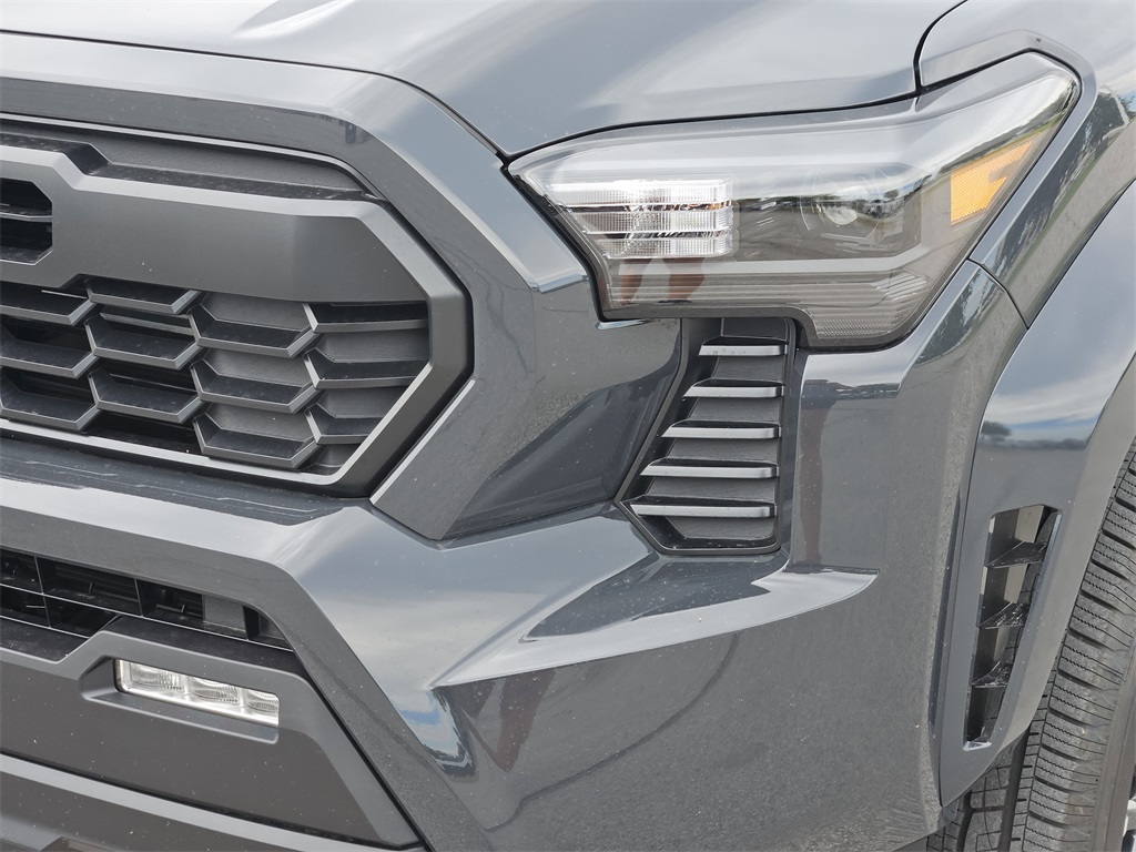 2025 Toyota Tacoma TRD Sport photo 5