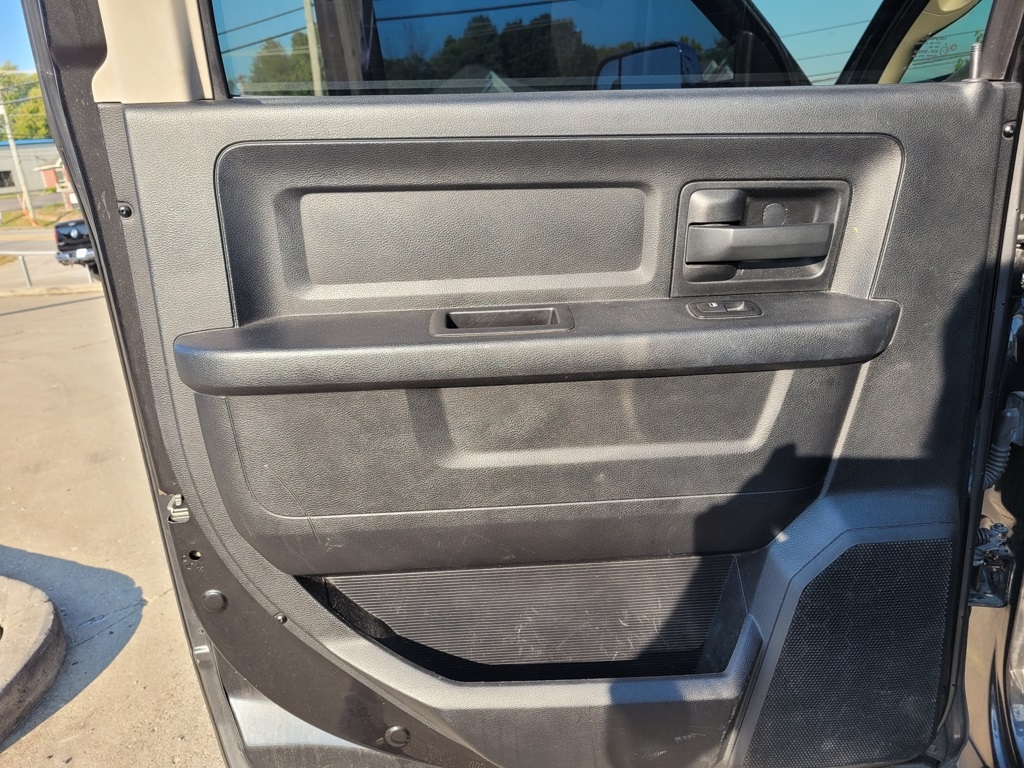 2015 Ram 2500 Tradesman photo 16