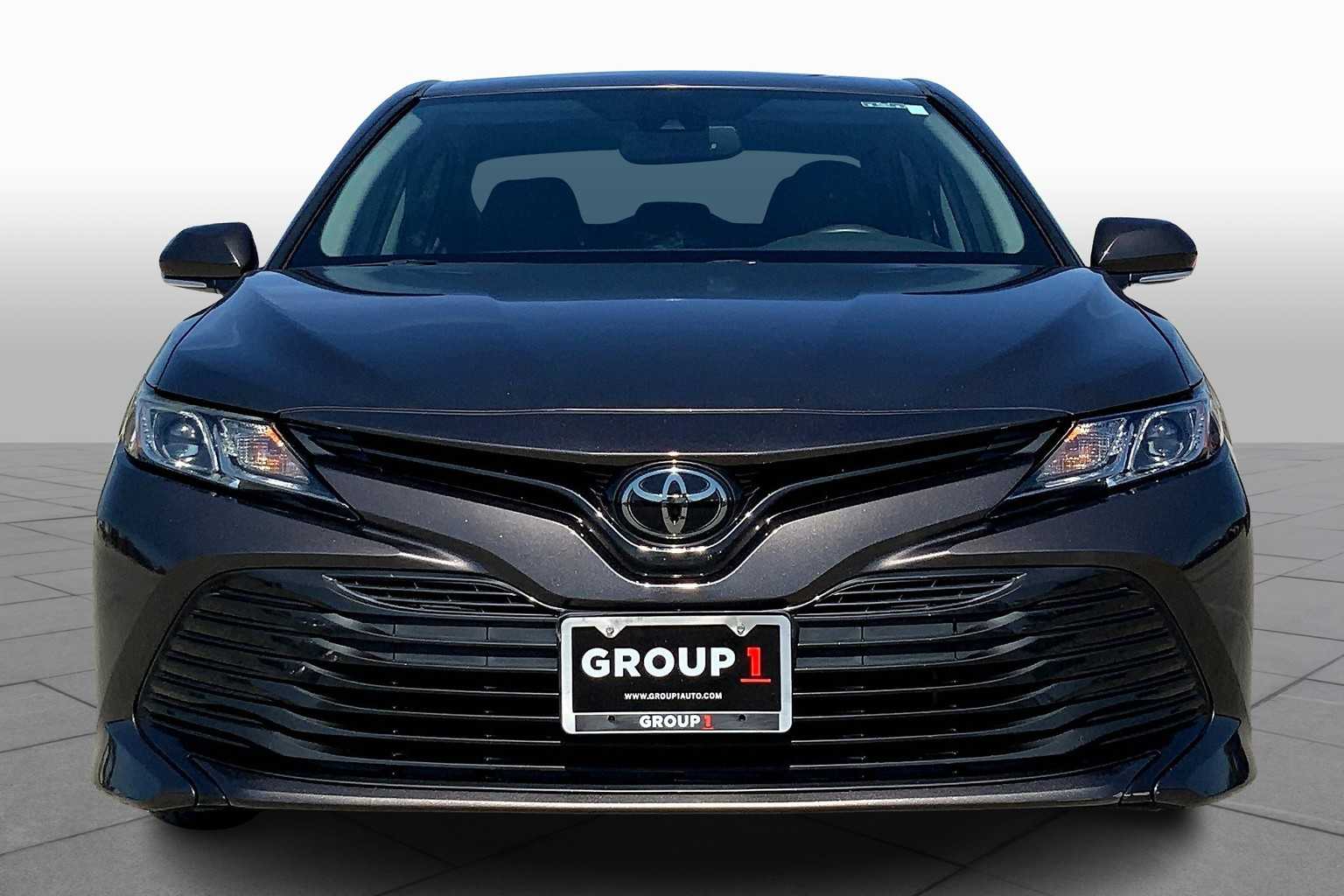 2019 Toyota Camry LE photo 3