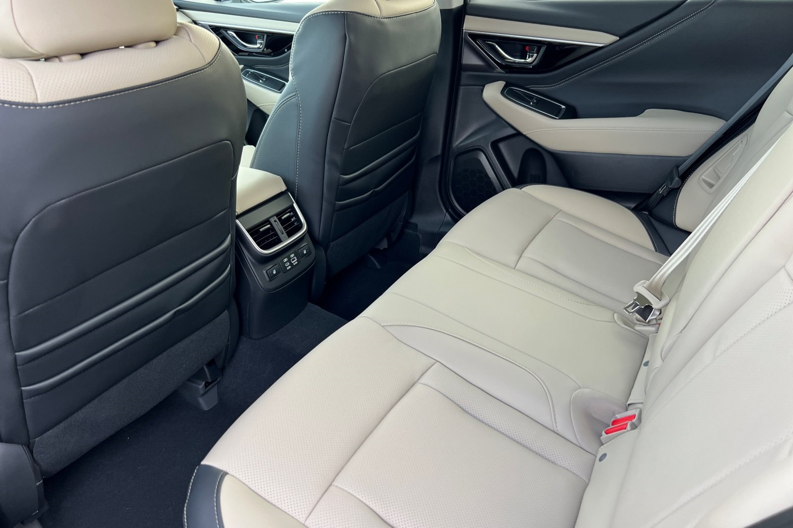 2025 Subaru Outback Limited photo 33