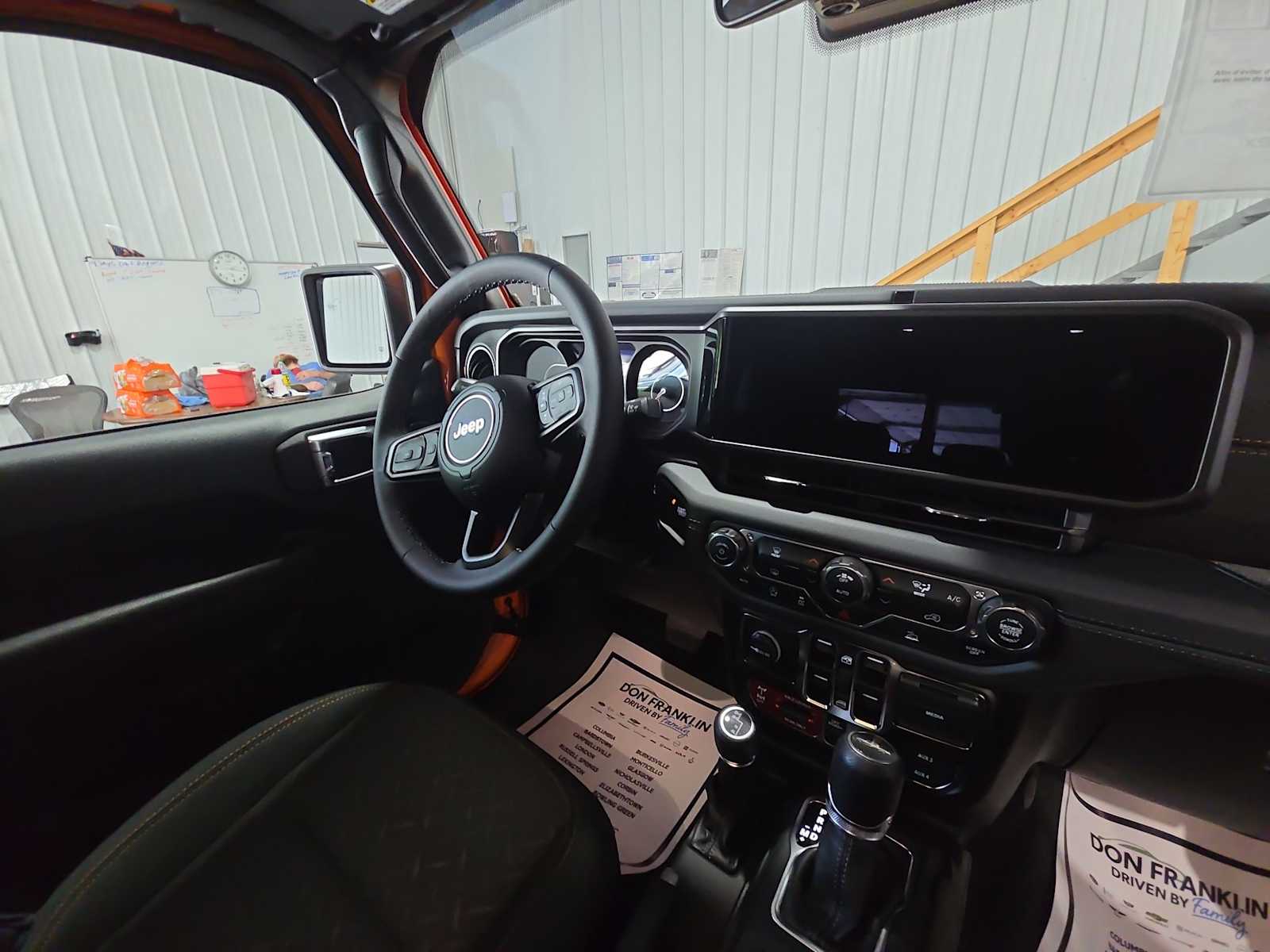 2025 Jeep Gladiator Mojave photo 10
