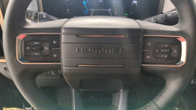 Used 2025 Void Black GMC 2X image 16