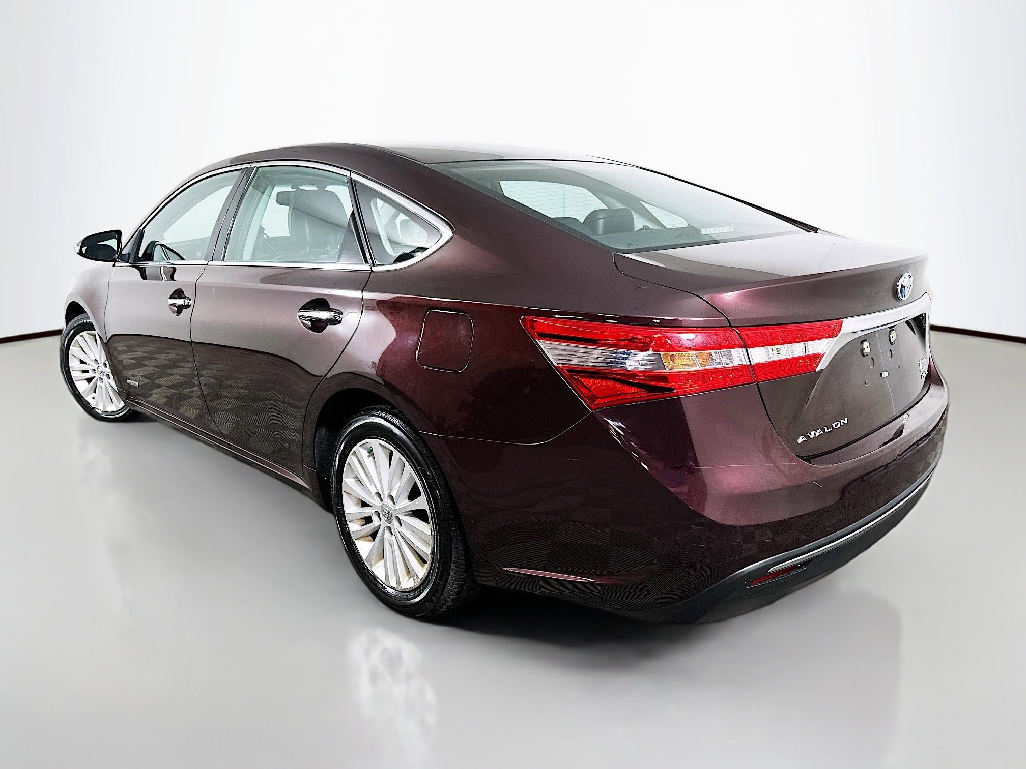 2013 Toyota Avalon Hybrid XLE Premium photo 5