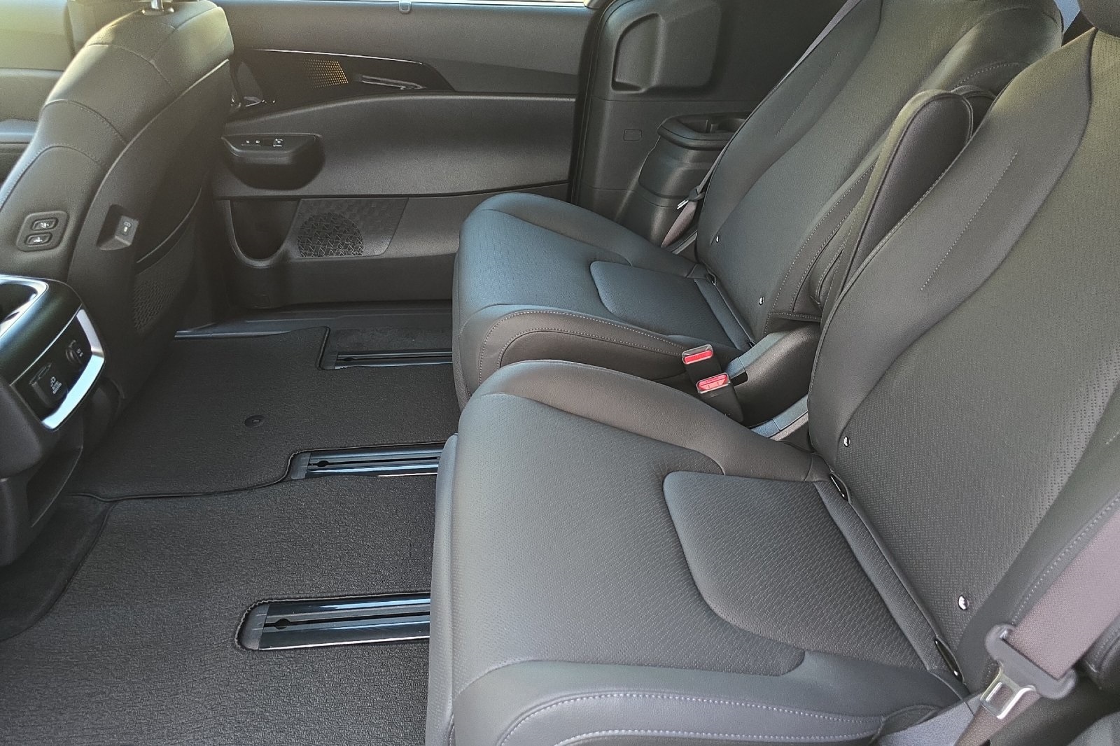 2026 Kia Carnival SX Prestige photo 7