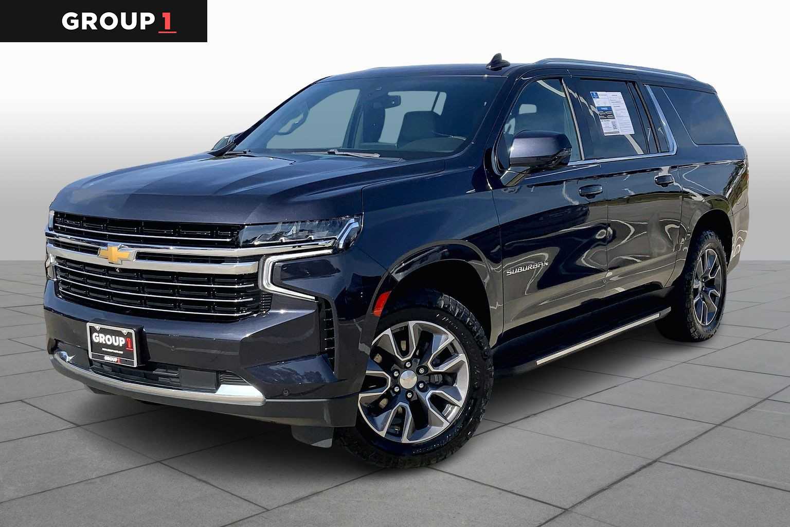 2022 Chevrolet Suburban LT's photo