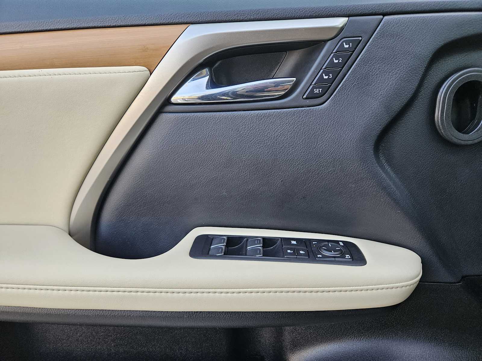 2022 Lexus RX 450h photo 18