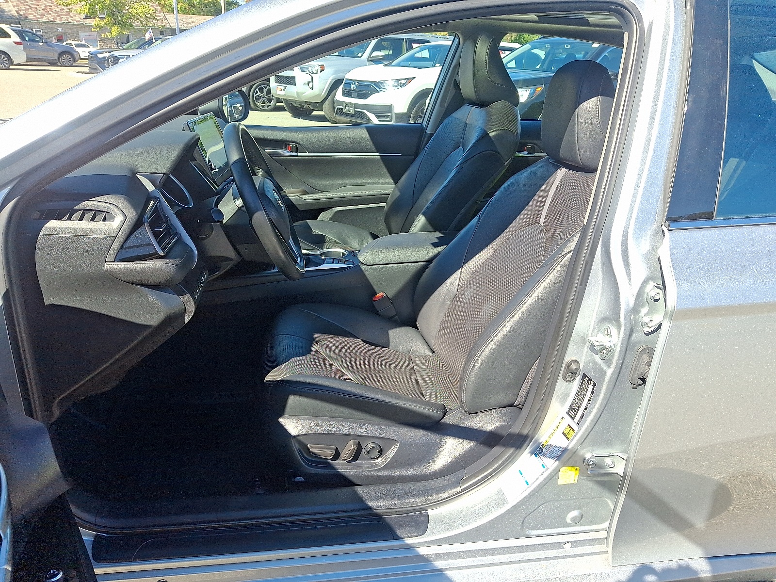2023 Toyota Camry XLE photo 13