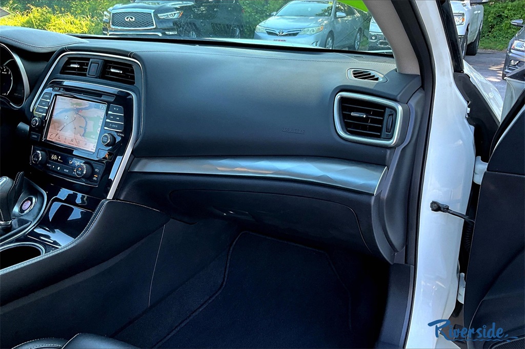 2023 Nissan Maxima SV photo 24