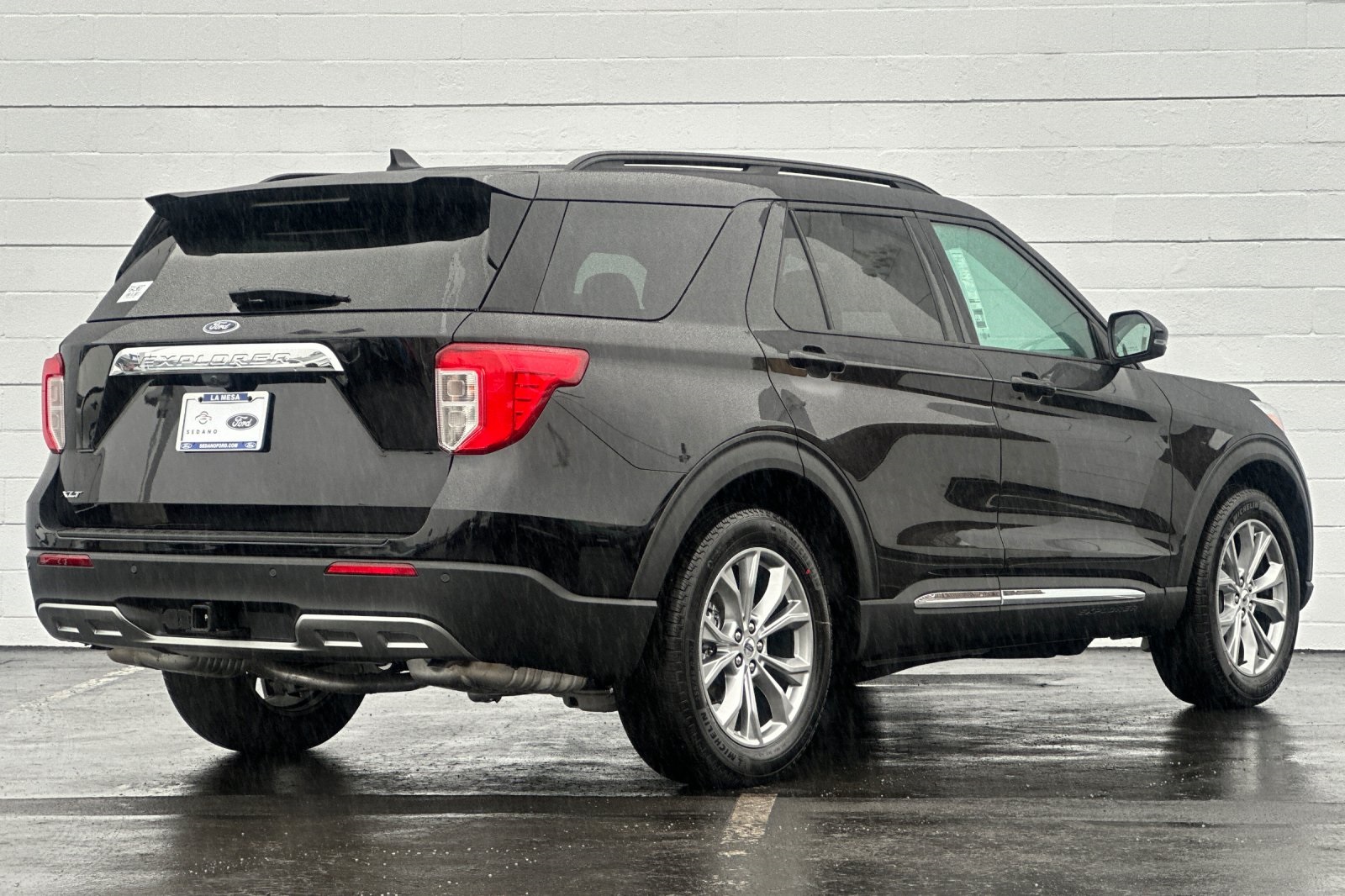 2024 Ford Explorer XLT photo 3