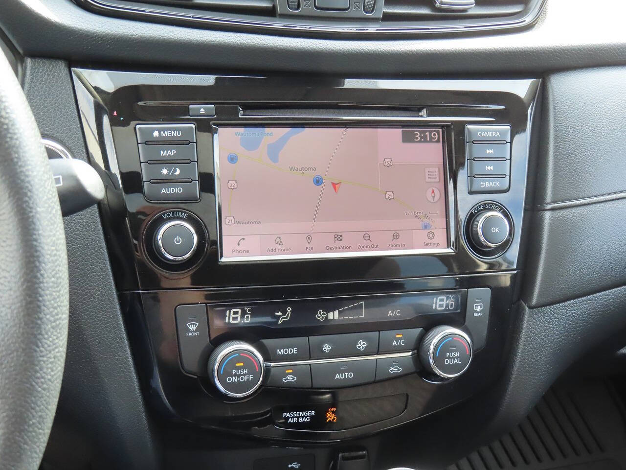 2020 Nissan Rogue SV photo 18