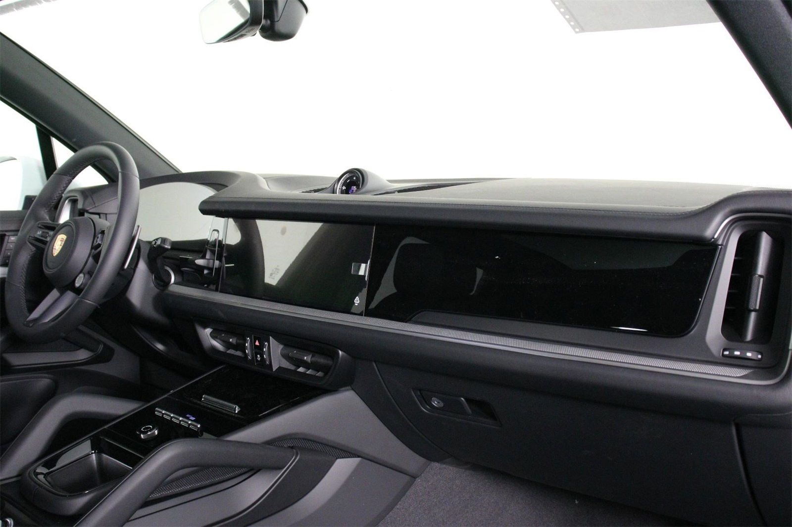 2025 Porsche Cayenne S photo 15