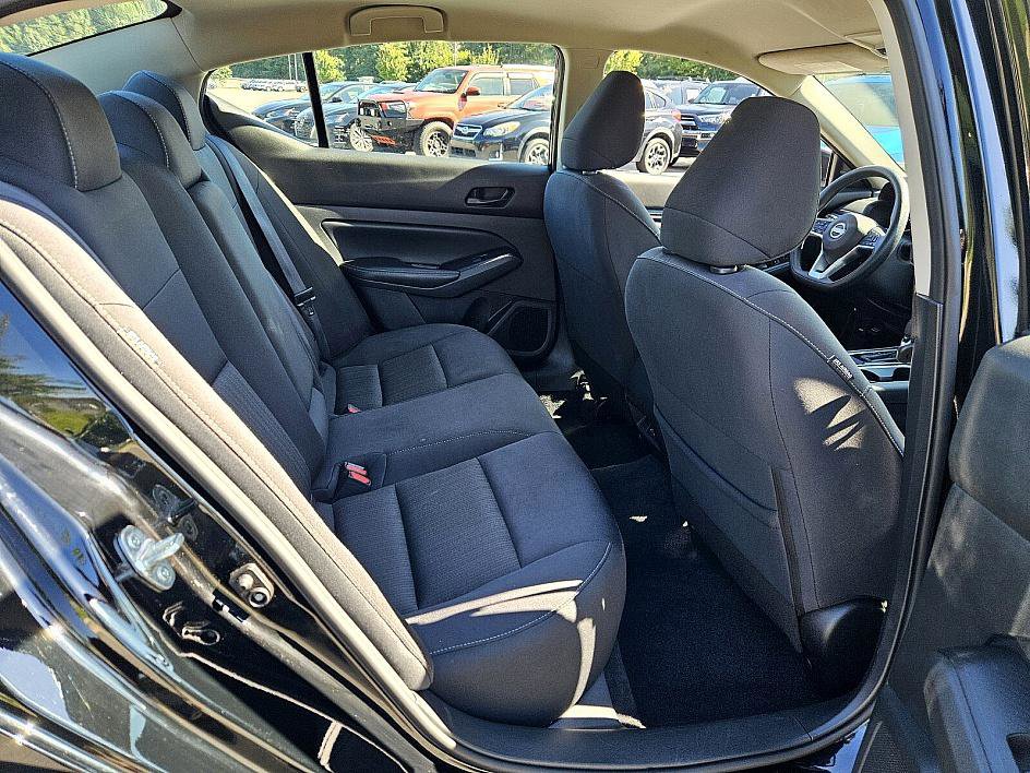 2024 Nissan Altima 2.5 SV photo 13