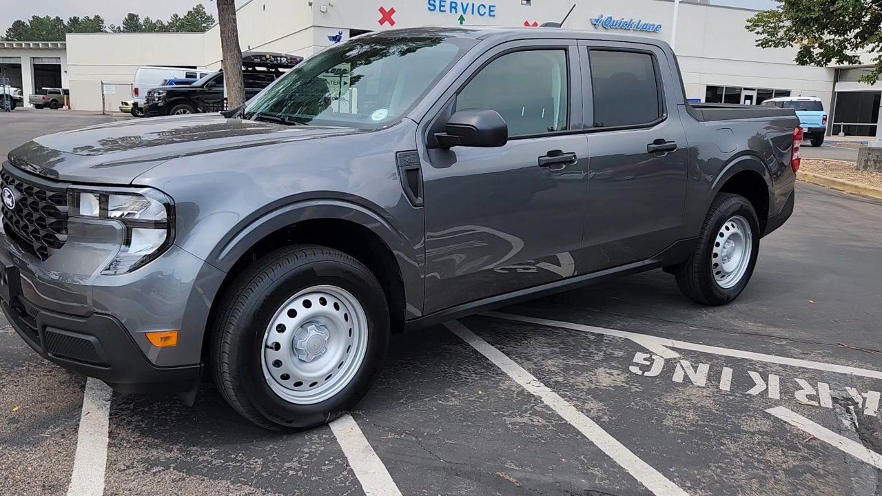 2025 Ford Maverick XL photo 2