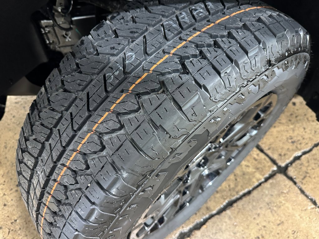 2026 Chevrolet Colorado Trail Boss photo 2