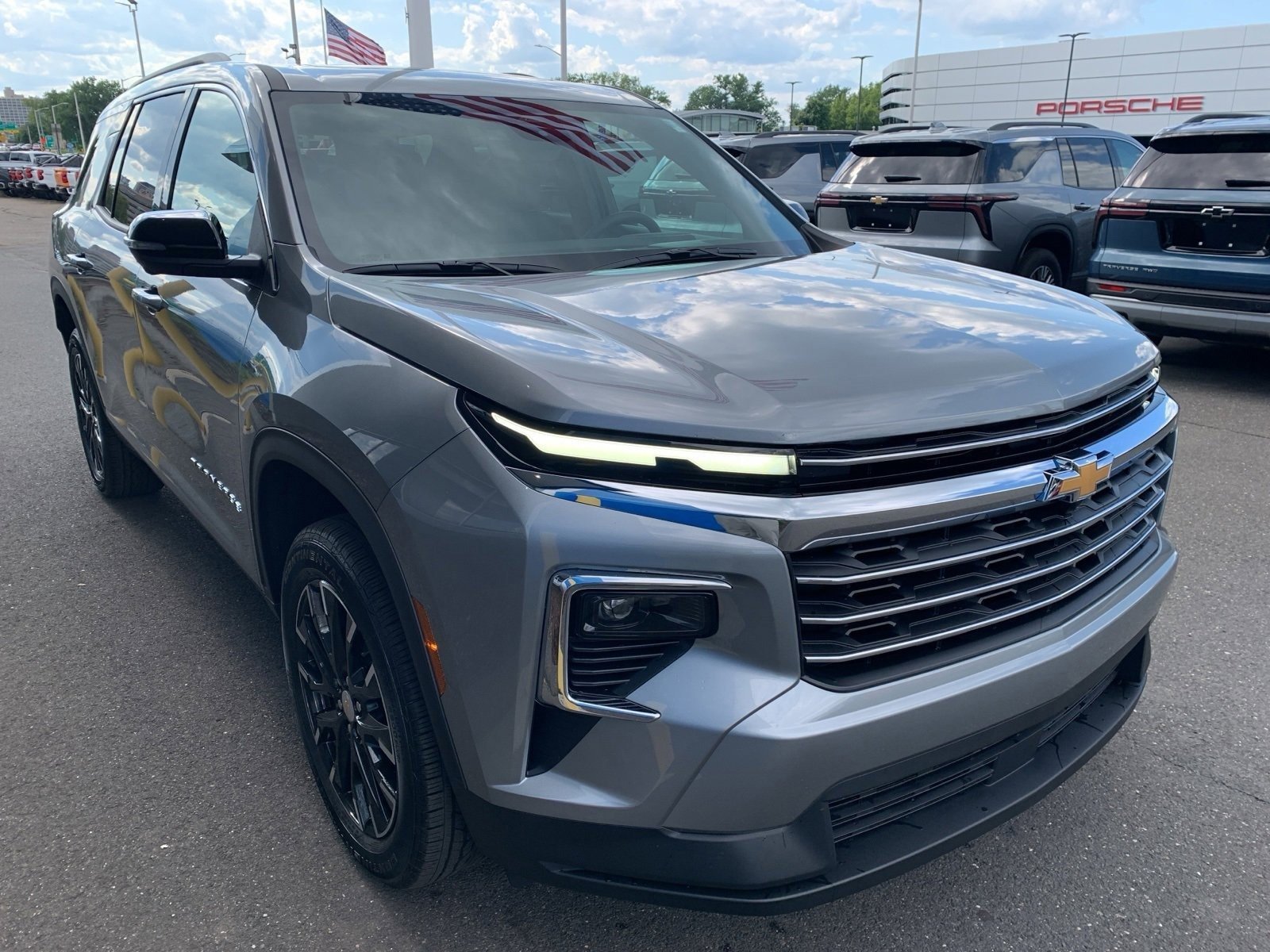 2026 Chevrolet Traverse photo 3