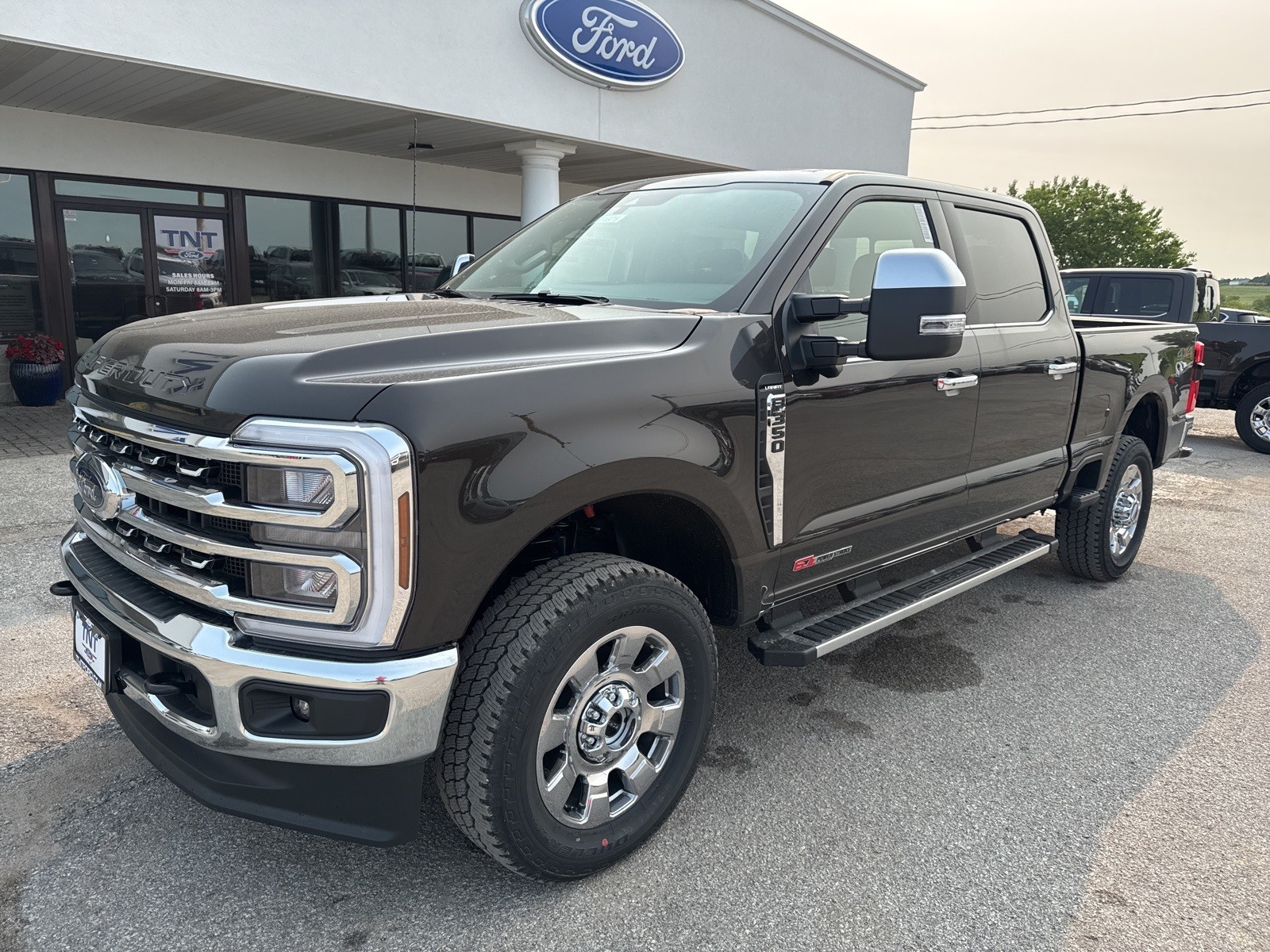 2025 Ford F-350 Super Duty Lariat's photo