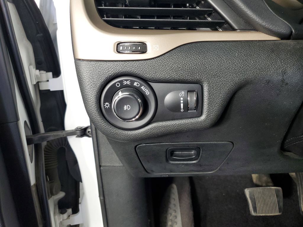 2018 Jeep Cherokee Latitude photo 22