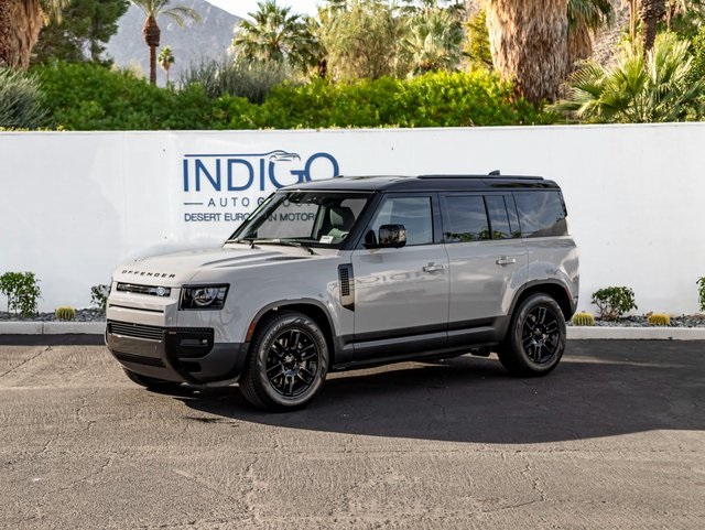 2026 Land Rover Defender S's photo