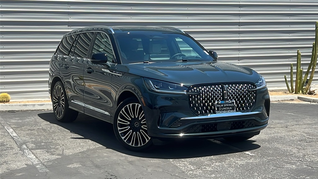 2025 Lincoln Aviator Black Label's photo