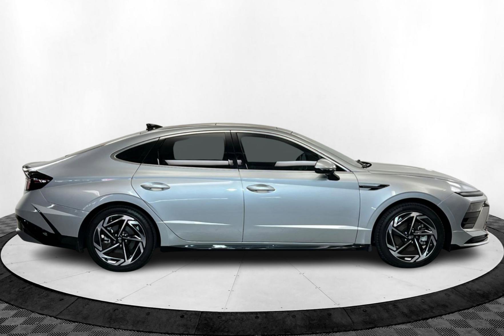 2024 Hyundai Sonata SEL Convenience photo 4