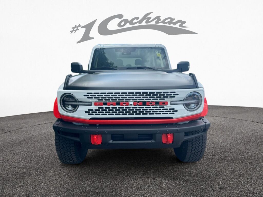 2025 Ford Bronco First Edition photo 3