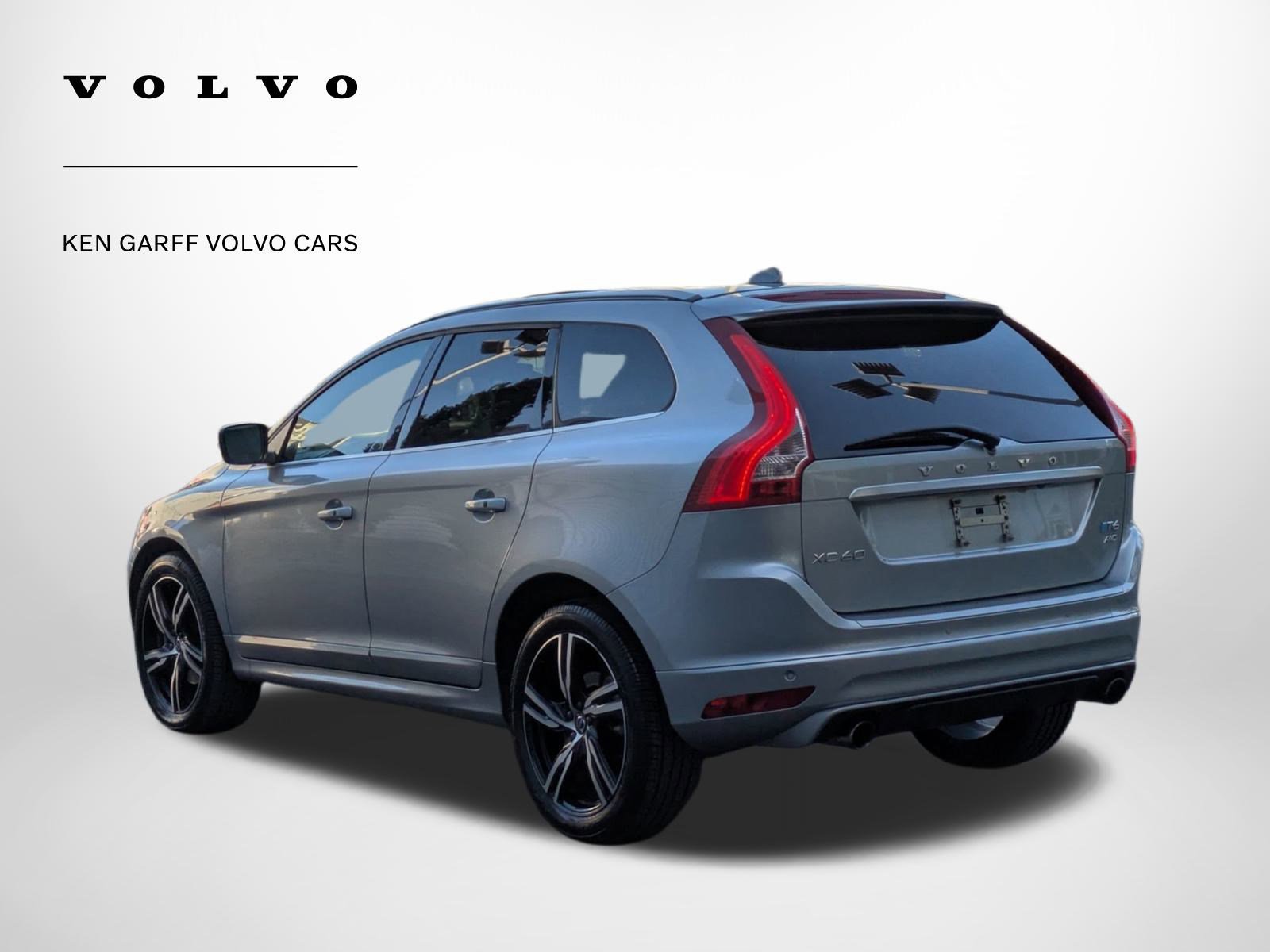 2017 Volvo XC60 Platinum R-Design photo 5