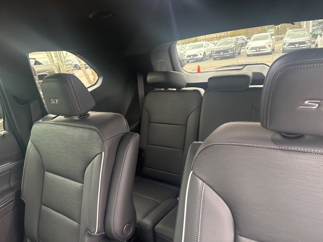 2025 Buick Enclave Sport Touring photo 18