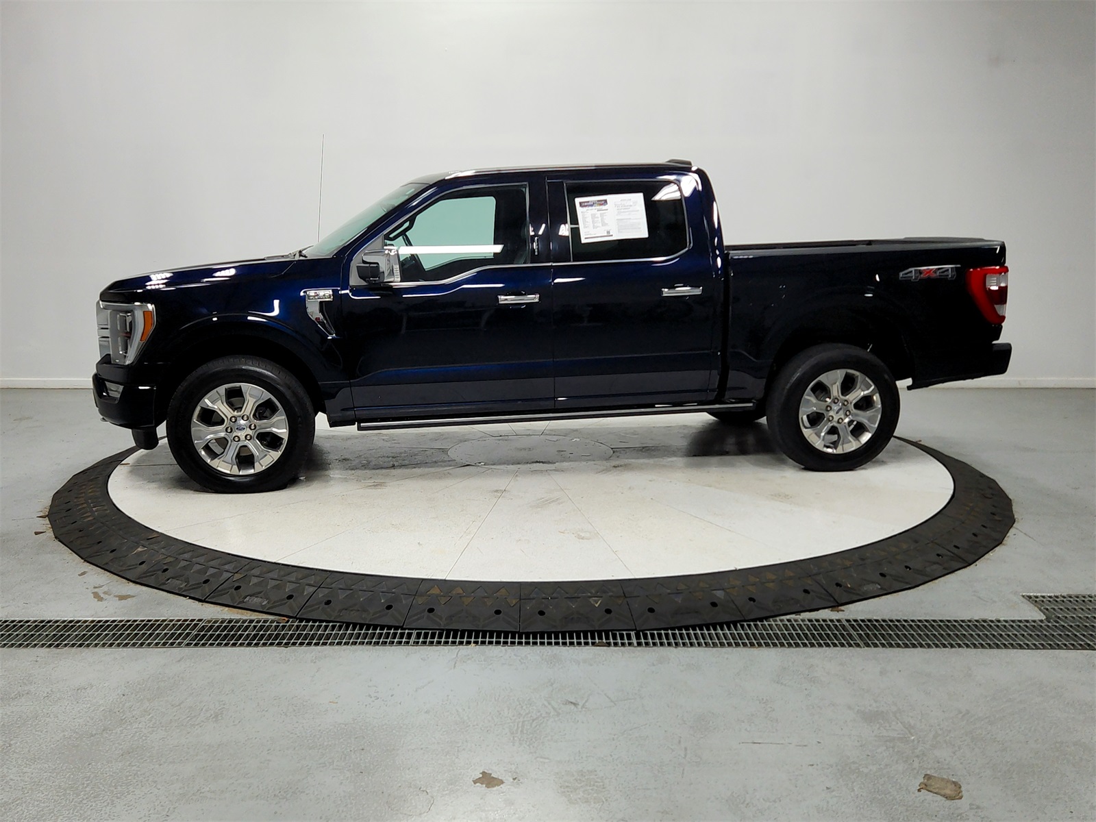 2021 Ford F-150 Platinum photo 4