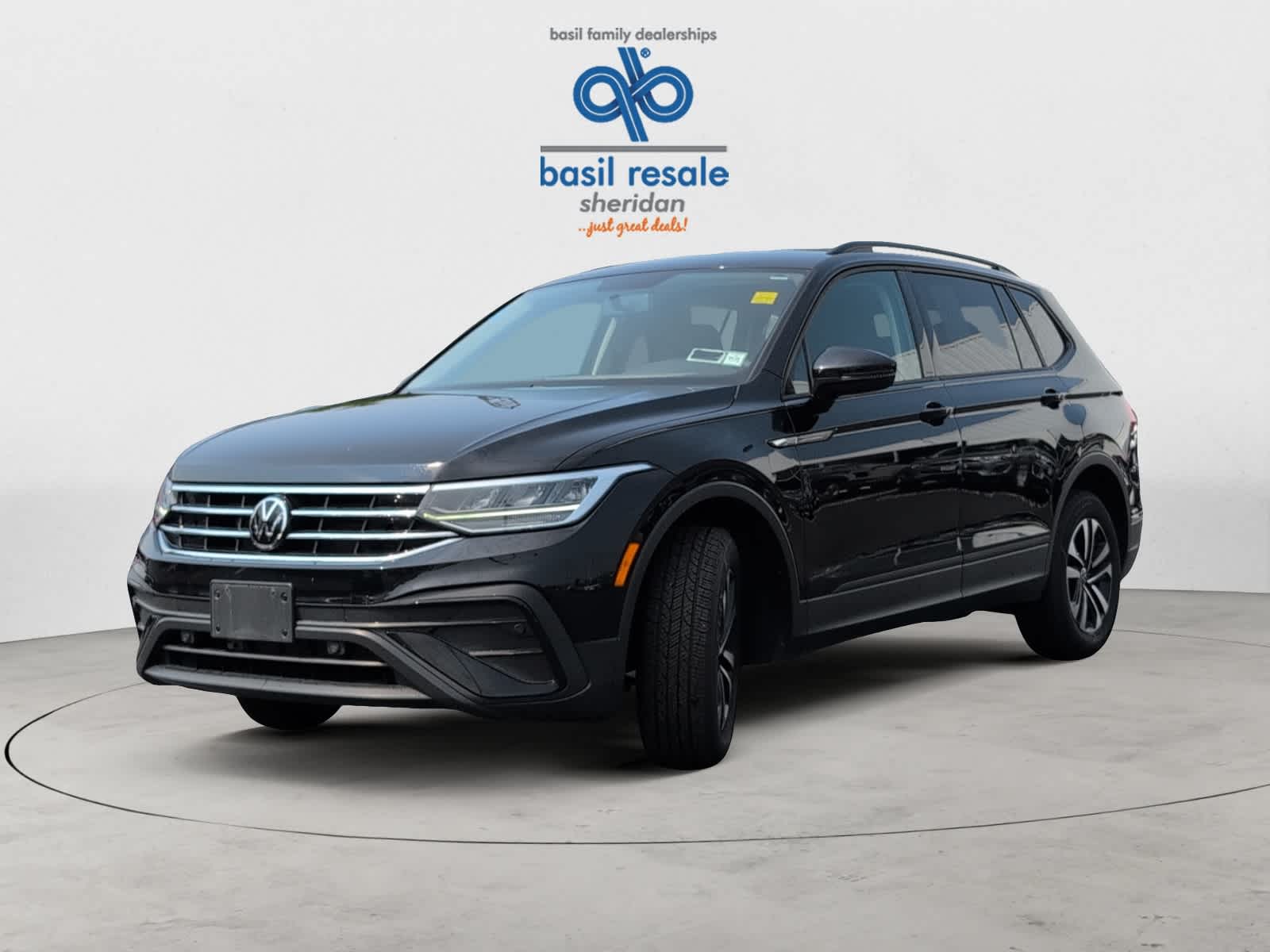 2022 Volkswagen Tiguan S photo 2