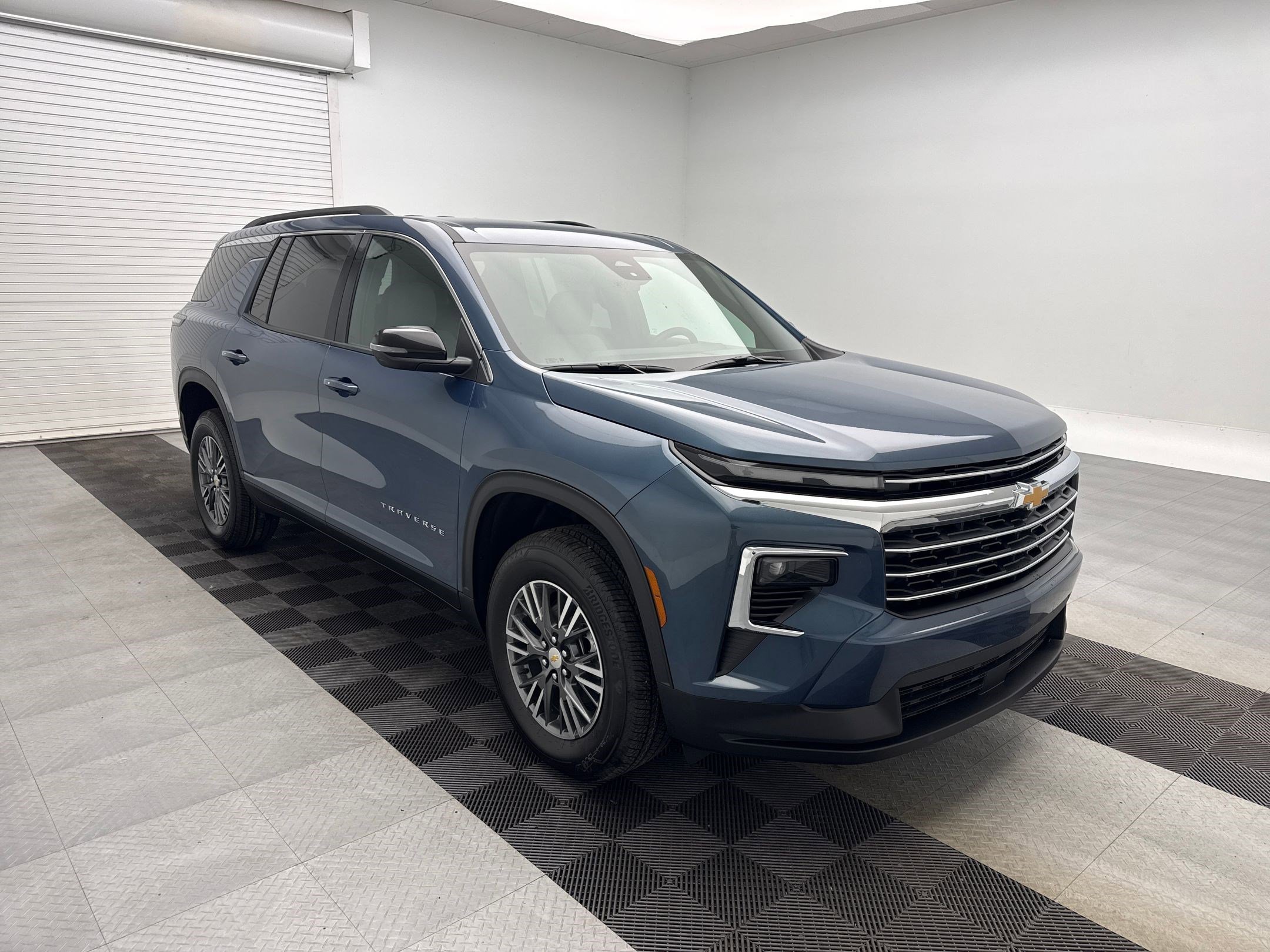 2026 Chevrolet Traverse photo 6