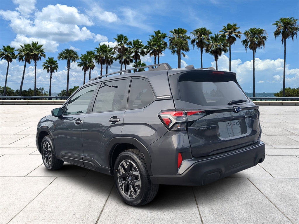 2025 Subaru Forester Premium photo 3