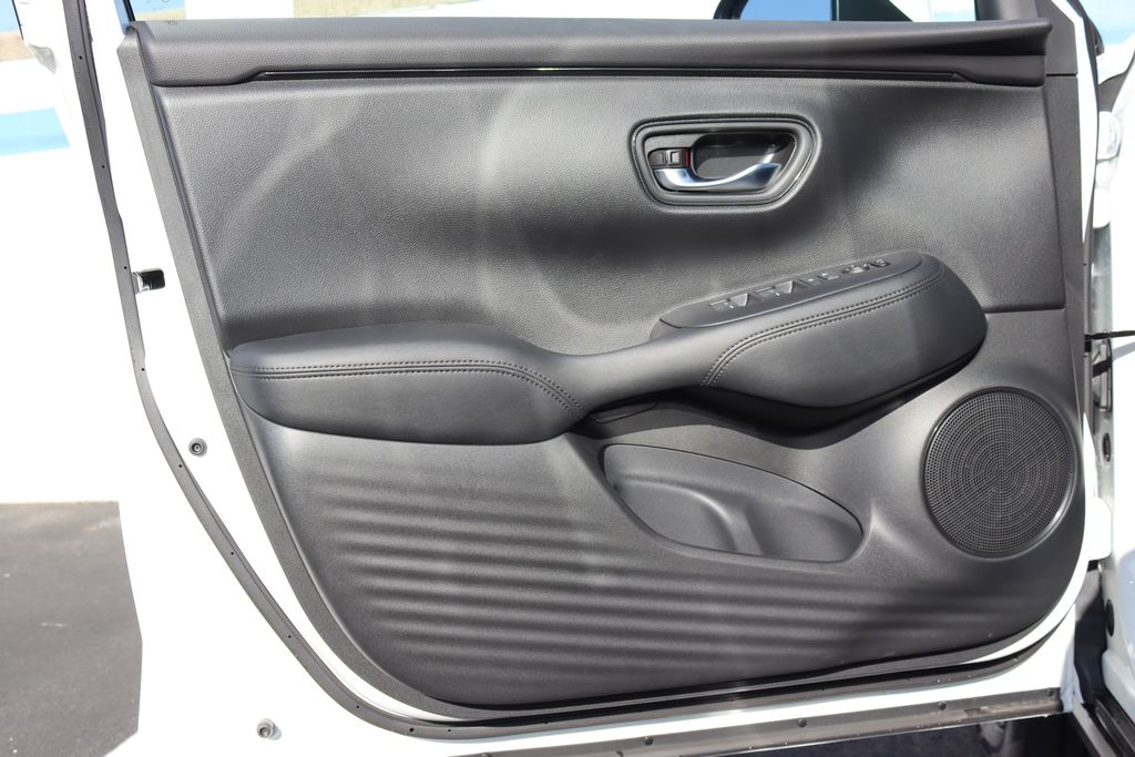 2025 Honda HR-V LX photo 24