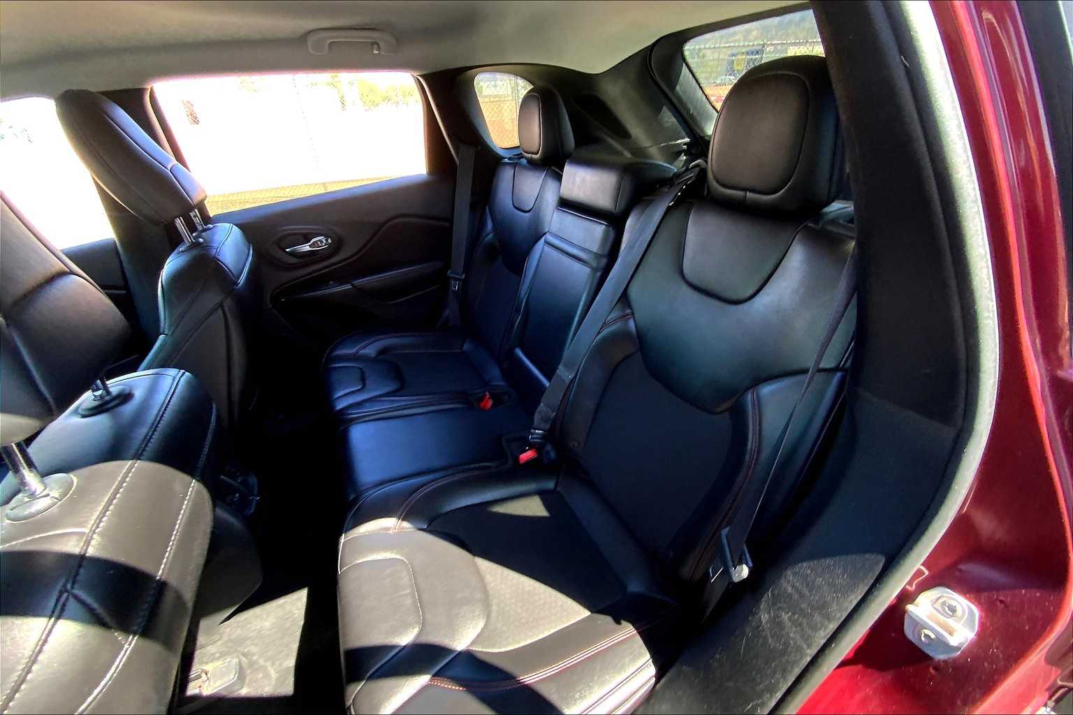 2019 Jeep Cherokee Trailhawk photo 17