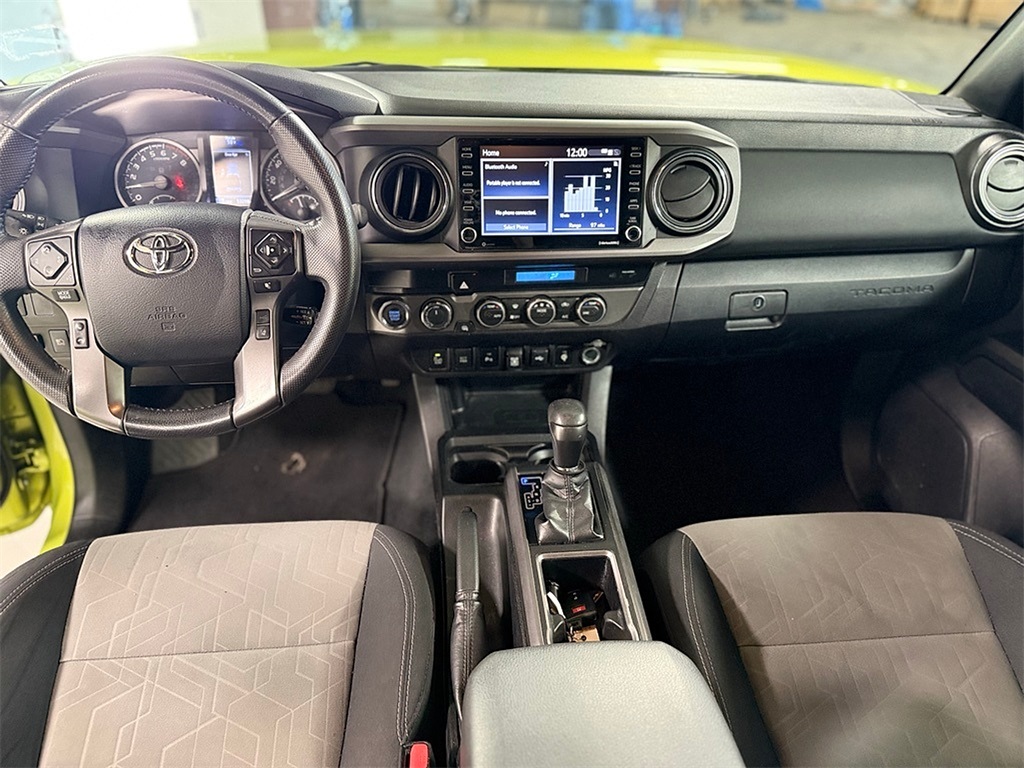 2023 Toyota Tacoma TRD Sport V6 photo 2