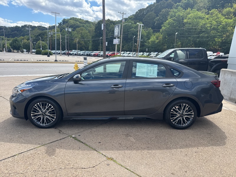 2023 Kia Forte GT-Line photo 4