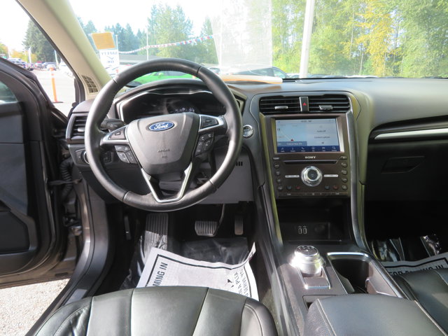 2020 Ford Fusion Titanium photo 23